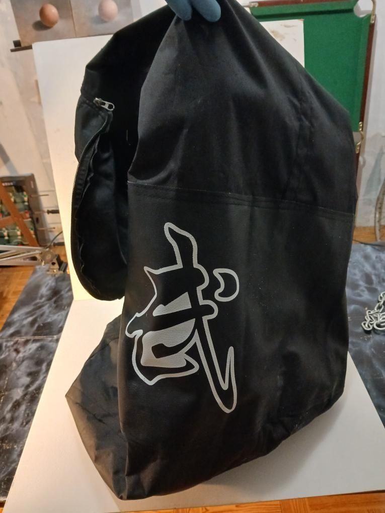 Saco de Boxe + Luvas
