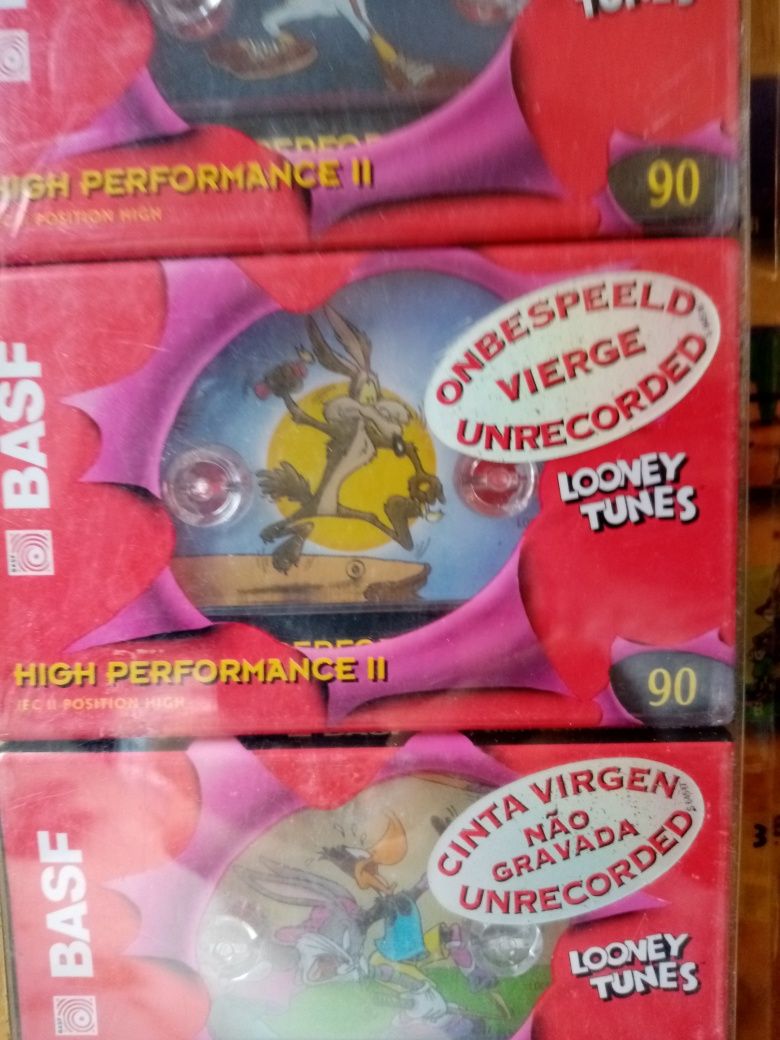 Cassetes audio virgens BASF Type II Looney Tunes