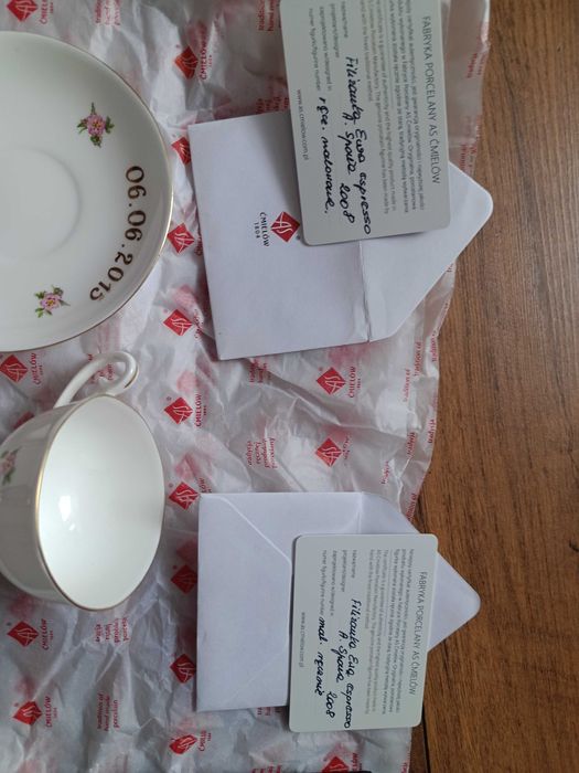 Ćmielów filiżanki podstawki grawer