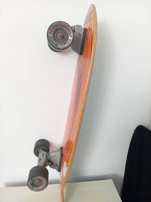 Skate Caver semi novo
