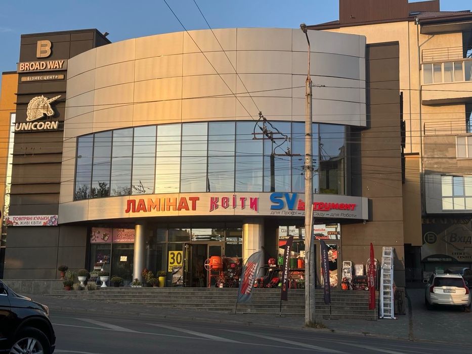 Приміщення в оренду центр з меблями