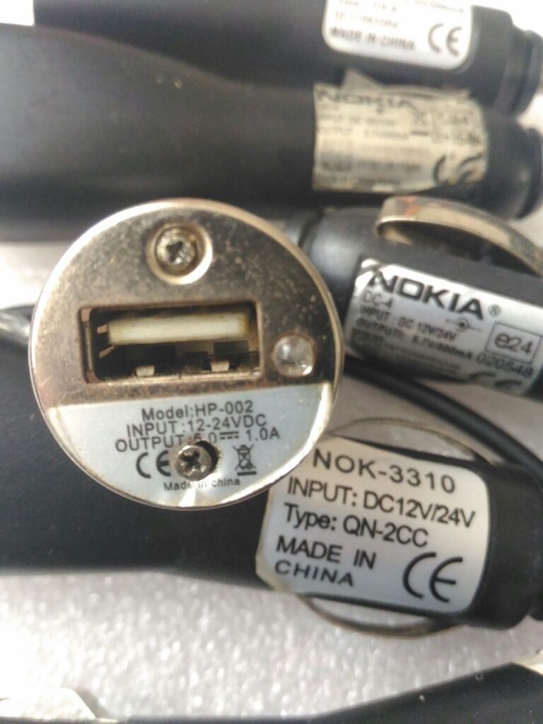 Автомобильная зарядка прикуриватель miniUSB старых Nokia; разьем СССР