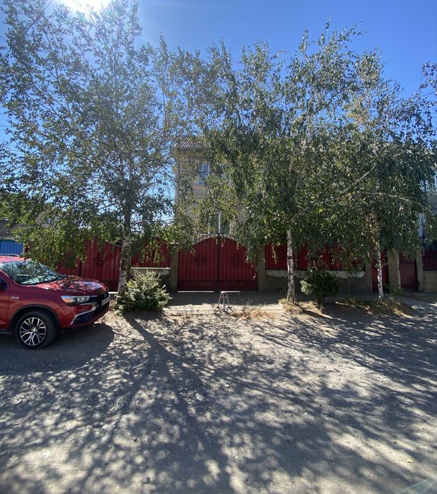 Продам двух этажный дом