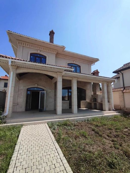 Предлагается к продаже новый дом в Совиньоне, Люстдорф. Под отделку.