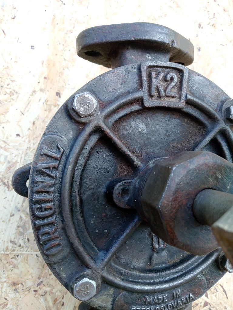 Kolekcjonerska Czeska Pompa do wody K2 Antyki Kolekcja