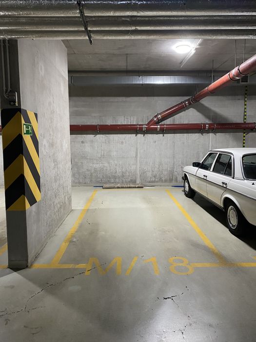 Miejsce parkingowe na strzeżonym osiedlu, ulica Bobrowiecka 3a