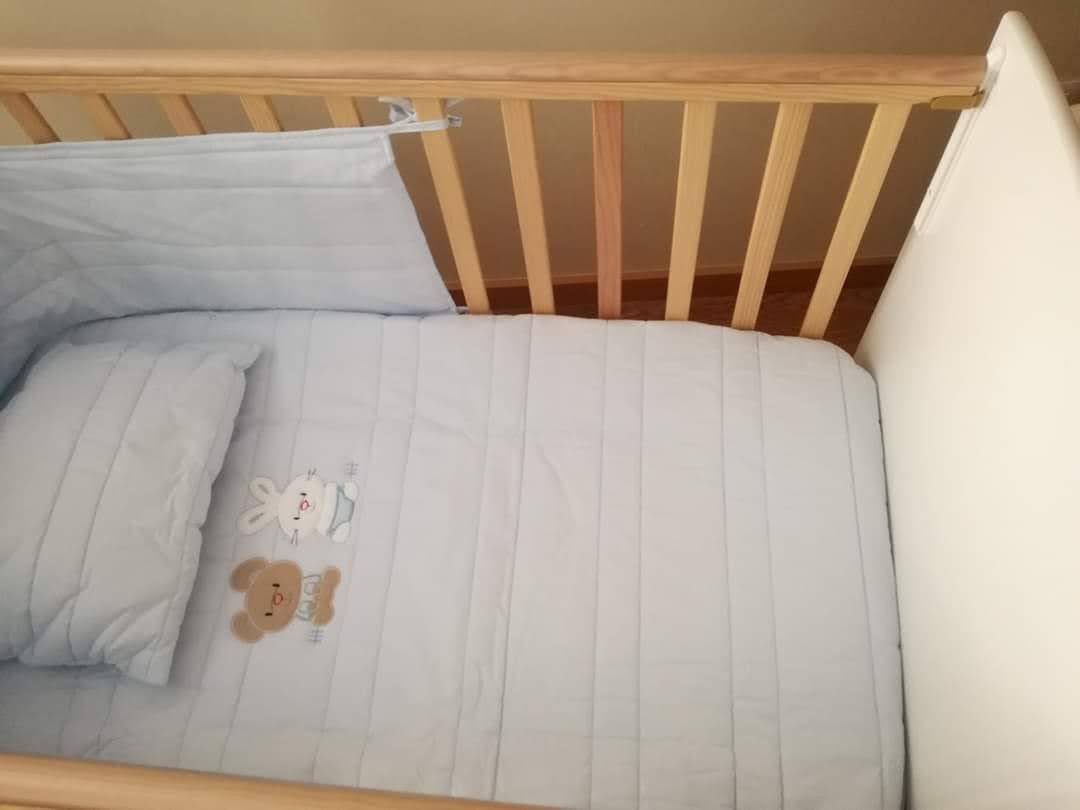 Cama Zippy cor de Carvalho e Lacada em branco