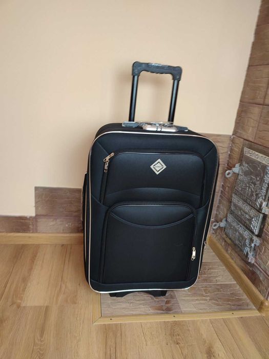 Дорожня валіза/чемодан на колесах Style мала чорна