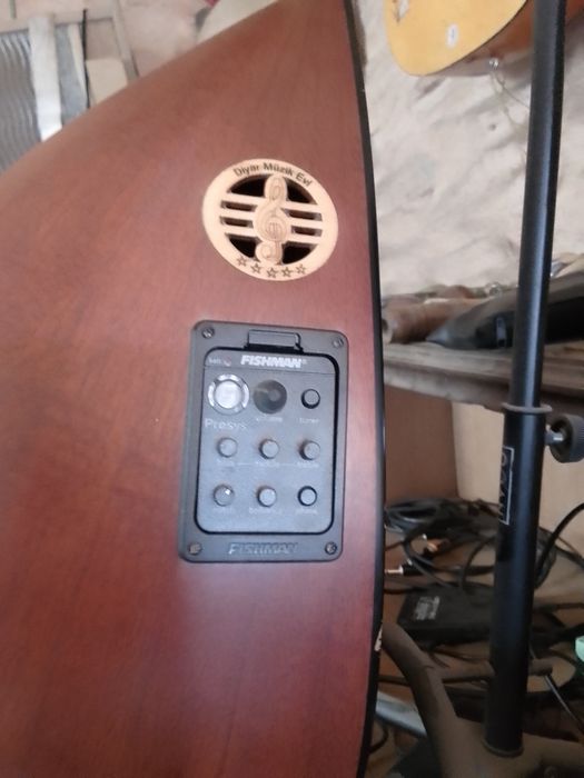 Saz long neck com pick up Fishman