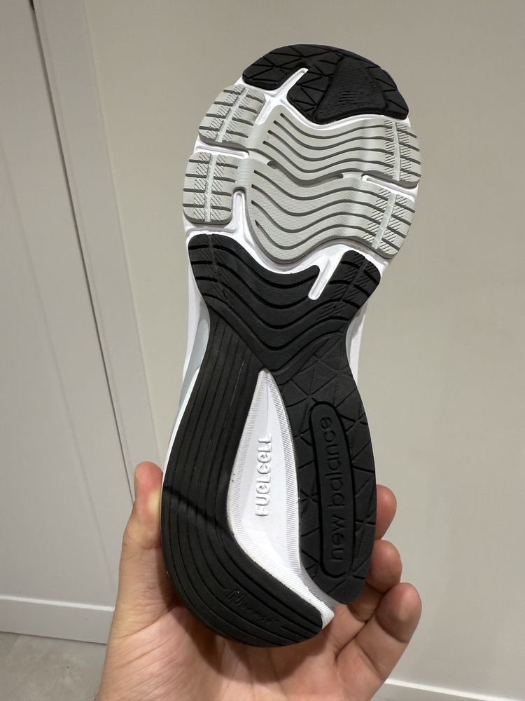 Як нові кросівки New balance 9060 990 v 5 v 6 42-26,5см. Оригінал