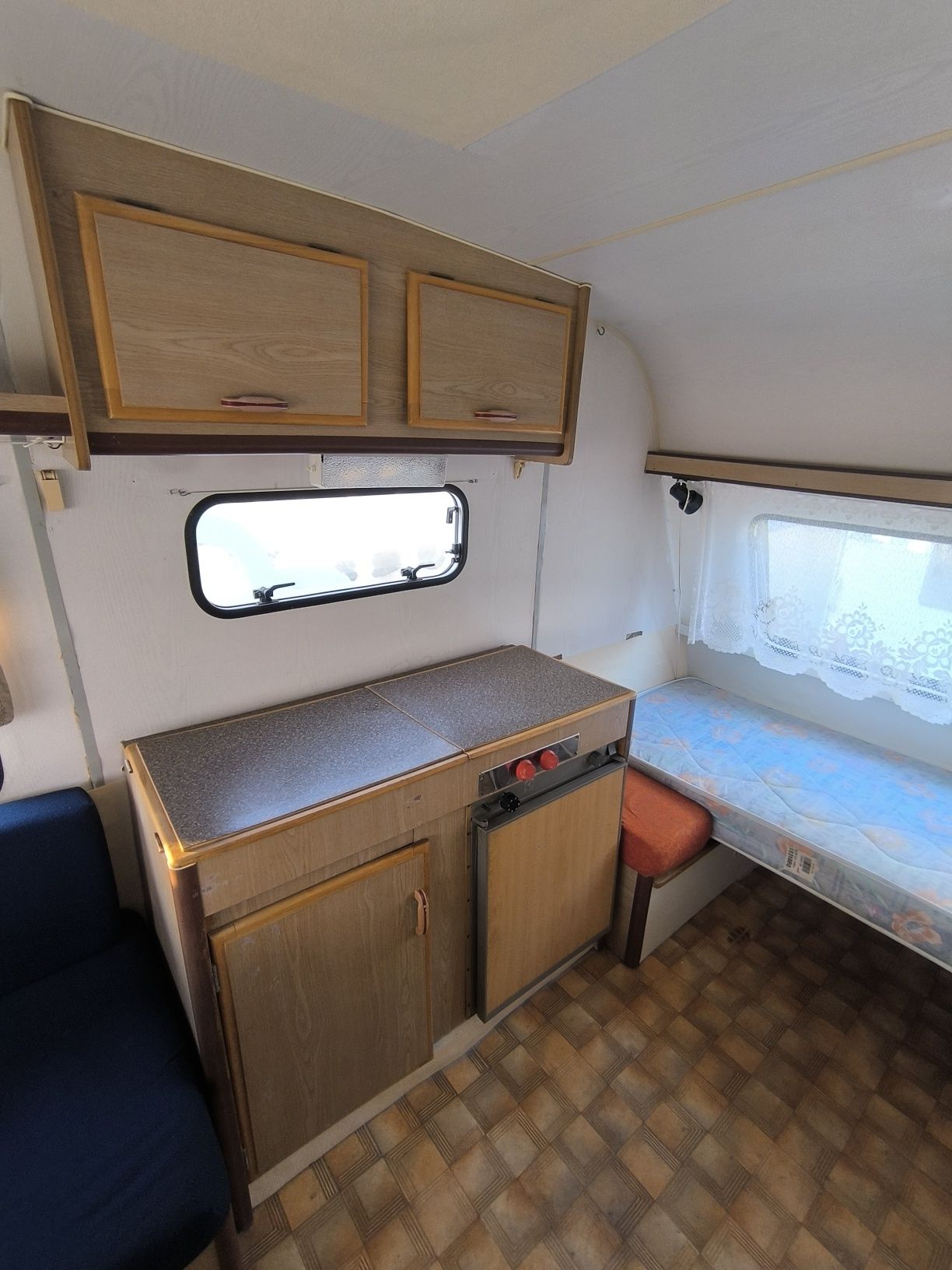 Caravana Pluma 350