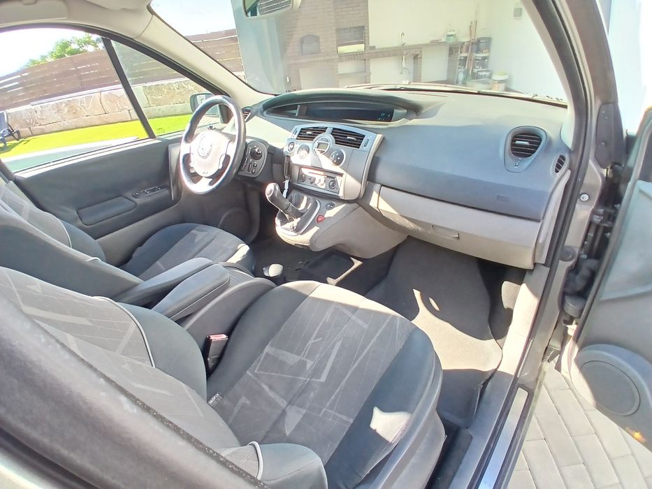 Renault Scenic 5+2 lugares diesel económica