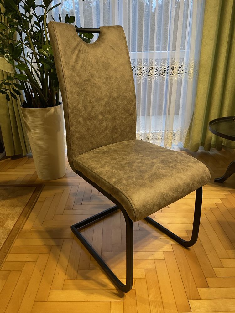 2 tapicerowane krzesła