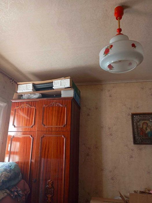 Продам будинок у центрі Золочева, з газом.
