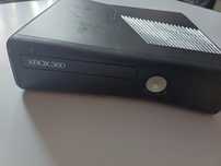 Xbox 360 sprzedaje bo stoi i się kurzy
