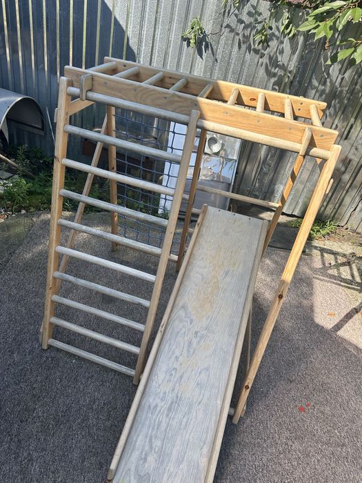 Дитячий спортивний куточок