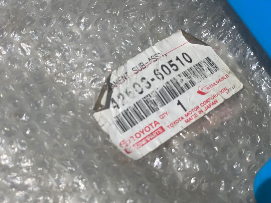 Колпачок ступицы Toyota Land Cruiser Prado