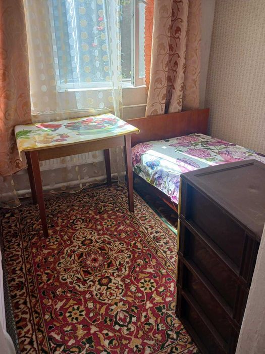 сдам в аренду кімнату для дівчаток - студенток.