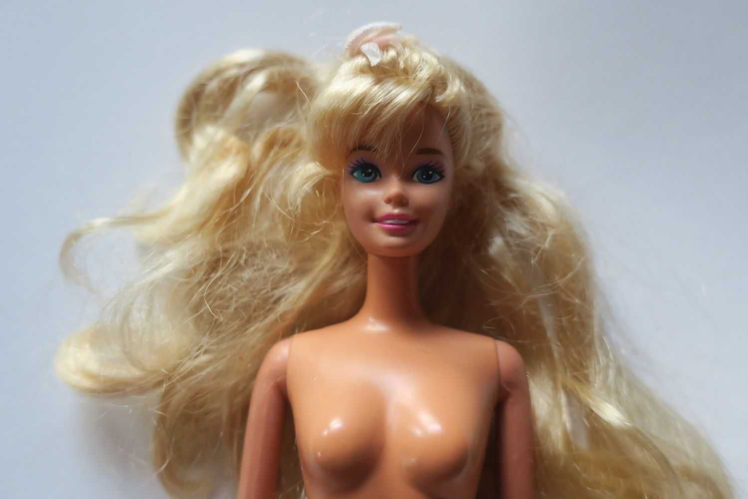 Lalka vintage Barbie Mattel z kokardą