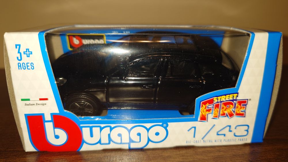 Bburago STREET FIRE Porsche Macan, skala 1:43 Burago.
