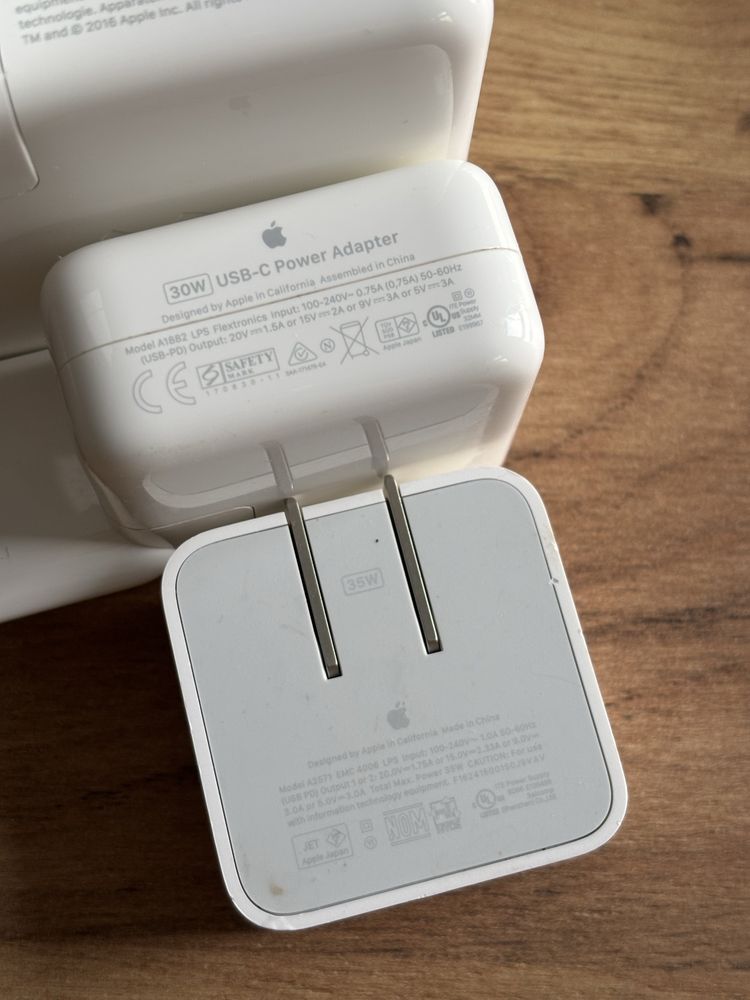 Оригінальний зарядний пристрій MacBook Air 30W/35W