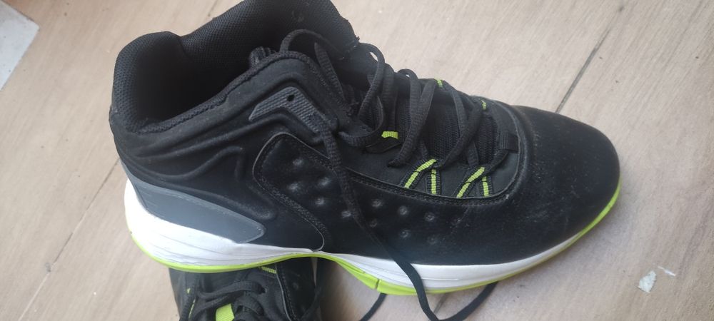 Sapatilhas basquetebol 43