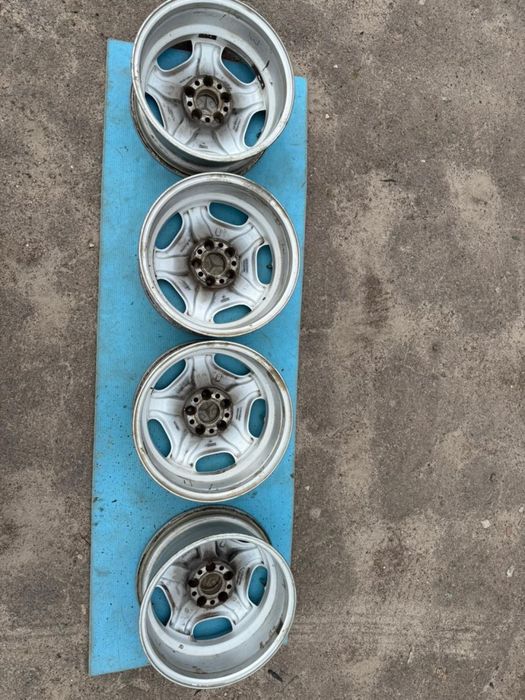 Продам диски Mercedes r 16