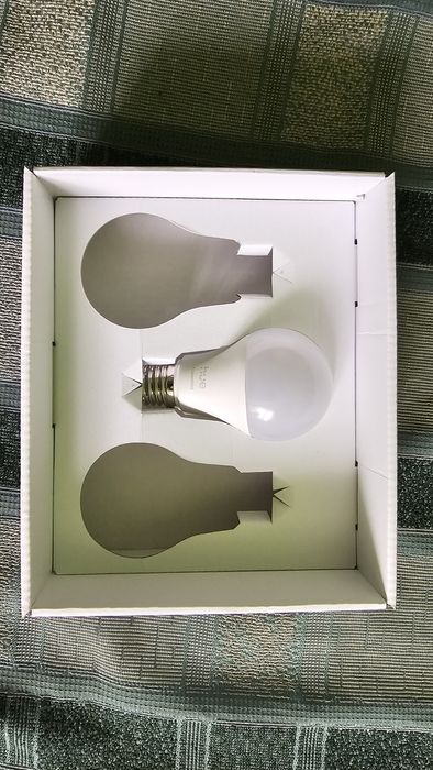 Philips essentiall jak hue white and color ambiance bluetooth