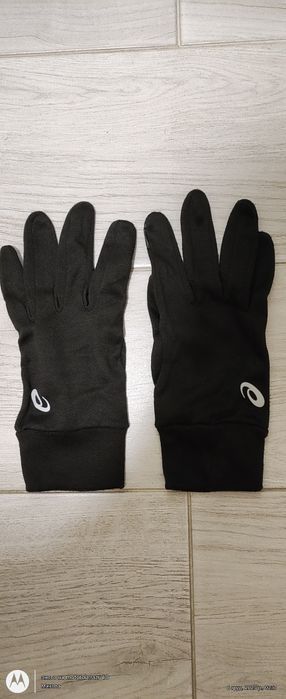 Чоловічі рукавички від бренду Asics.