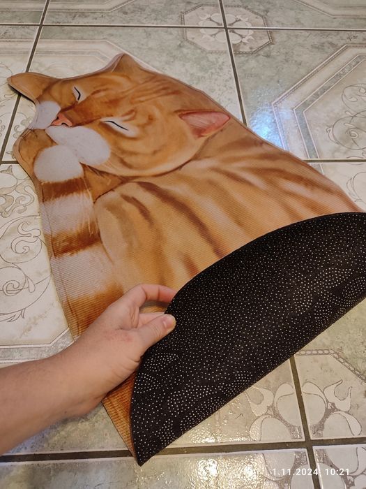 Nowy dywan do pokoju dziecięcego Kot rudy