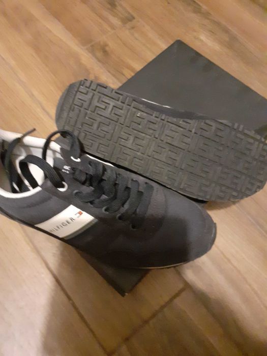 Tenis Tommy Hilfiger n.40