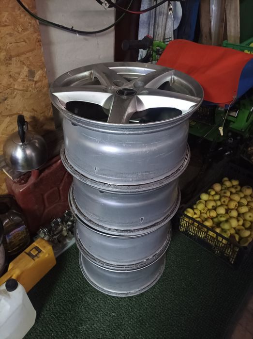 Диски широкие разболтовка почти 112 болты закручиваются