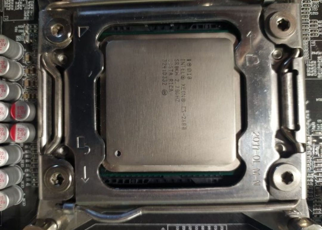 Продам комплект для пк: MB: E5 ver. 32, CPU E5 2680, 16 GB RAM, кулер