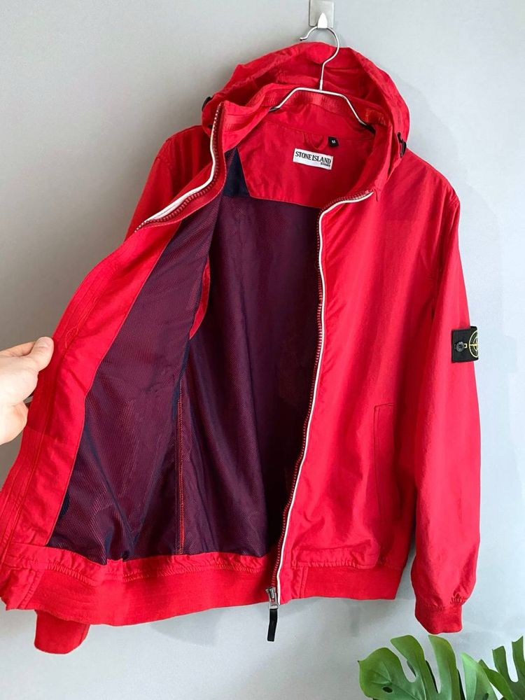 Stone Island чоловіча вітровка, спортивна кофта розмір М