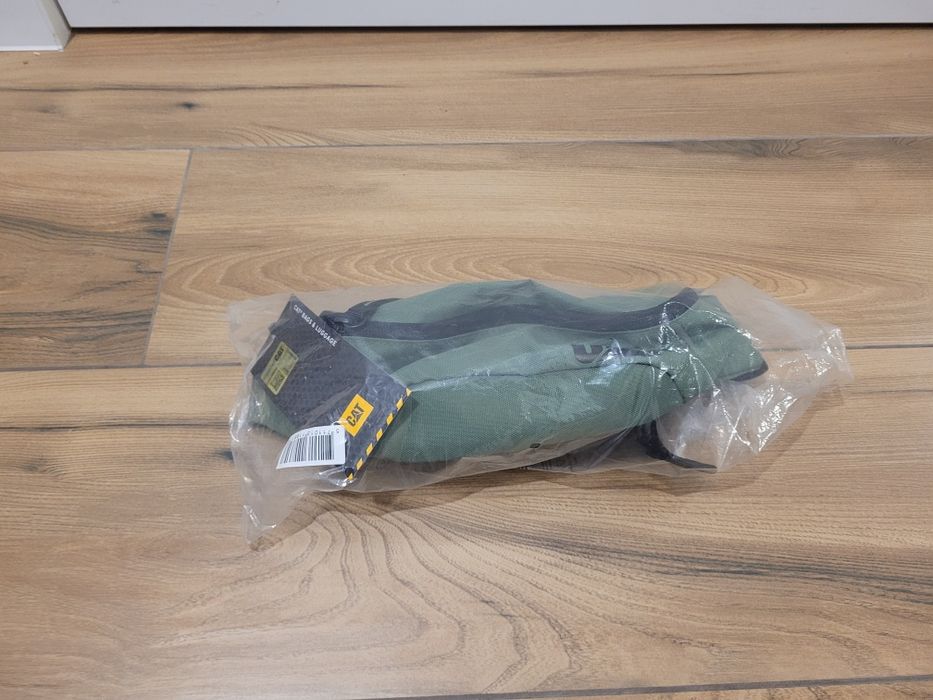 Saszetka nerka zielona CAT nowa