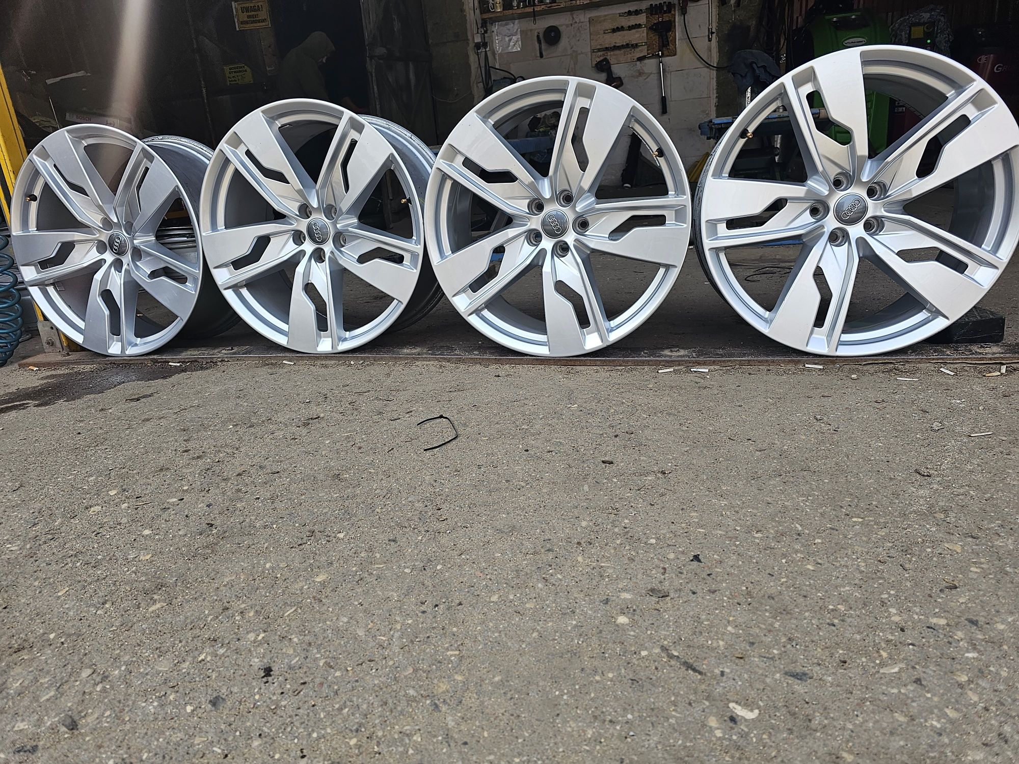 Felgi Aluminiowe Audi Q7-Q8 R21 5x112 ET31-8.5J