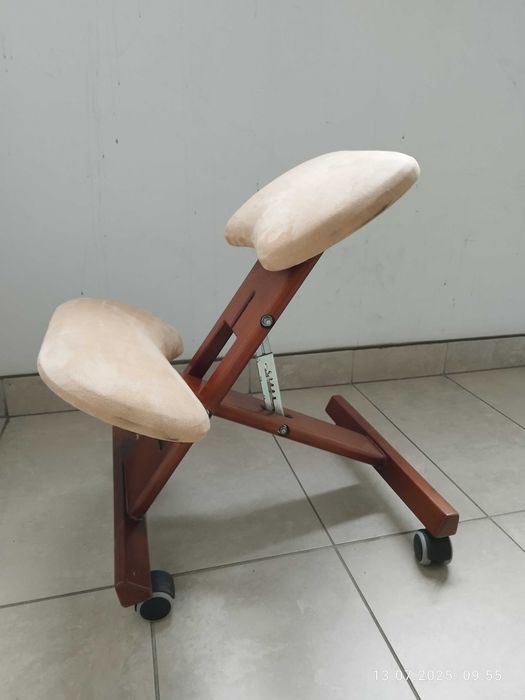 Klękosiad na kółkach