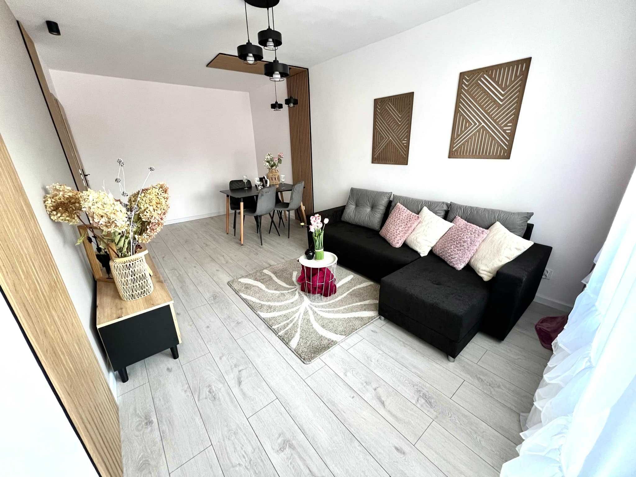 1 PIĘTRO 2 pokoje po remoncie. Balkon.