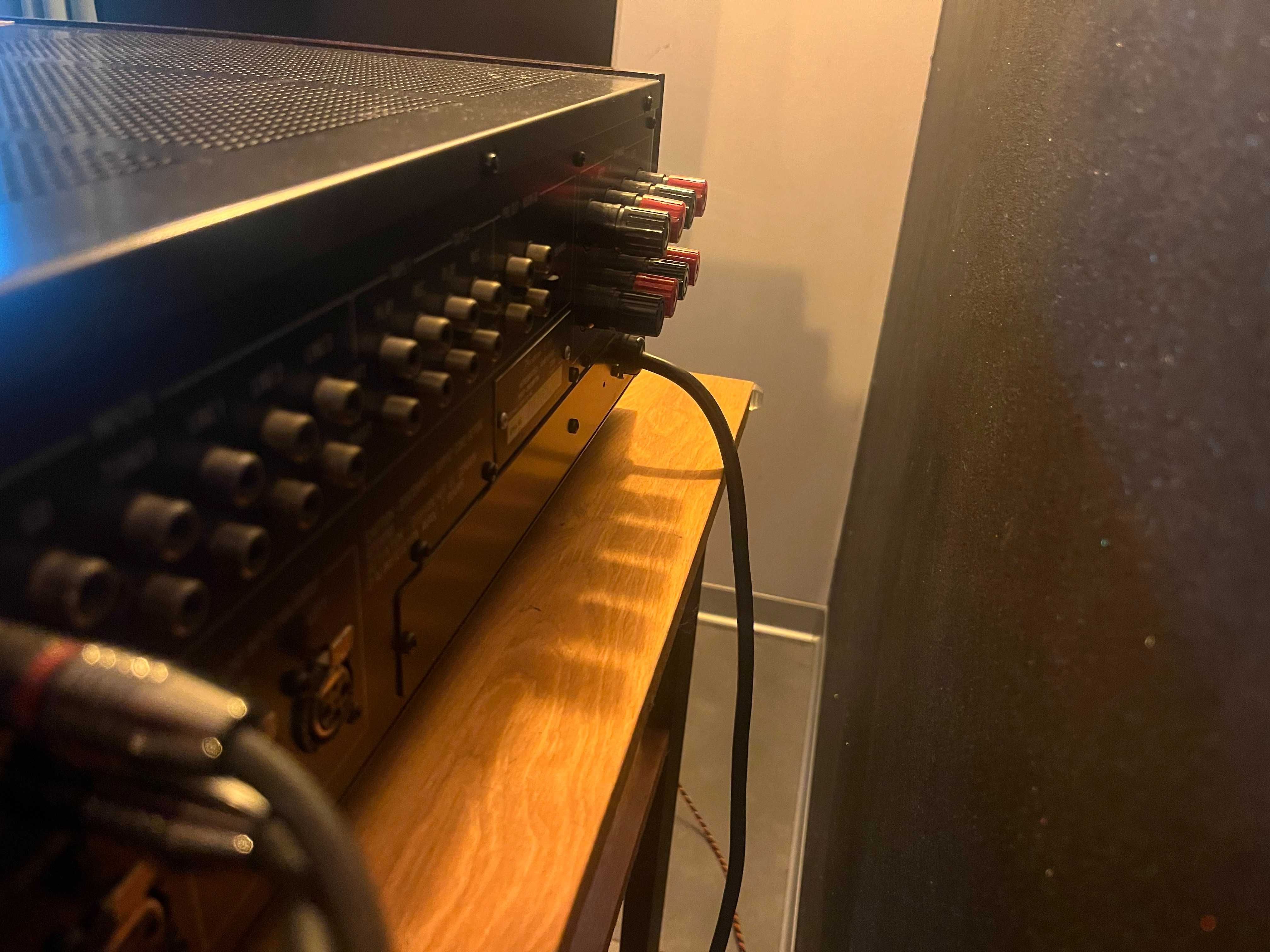 Accuphase E-305 wzmacniacz.