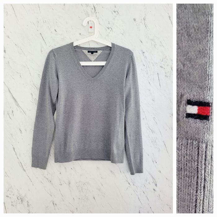 Sweter basic dekolt w serek premium