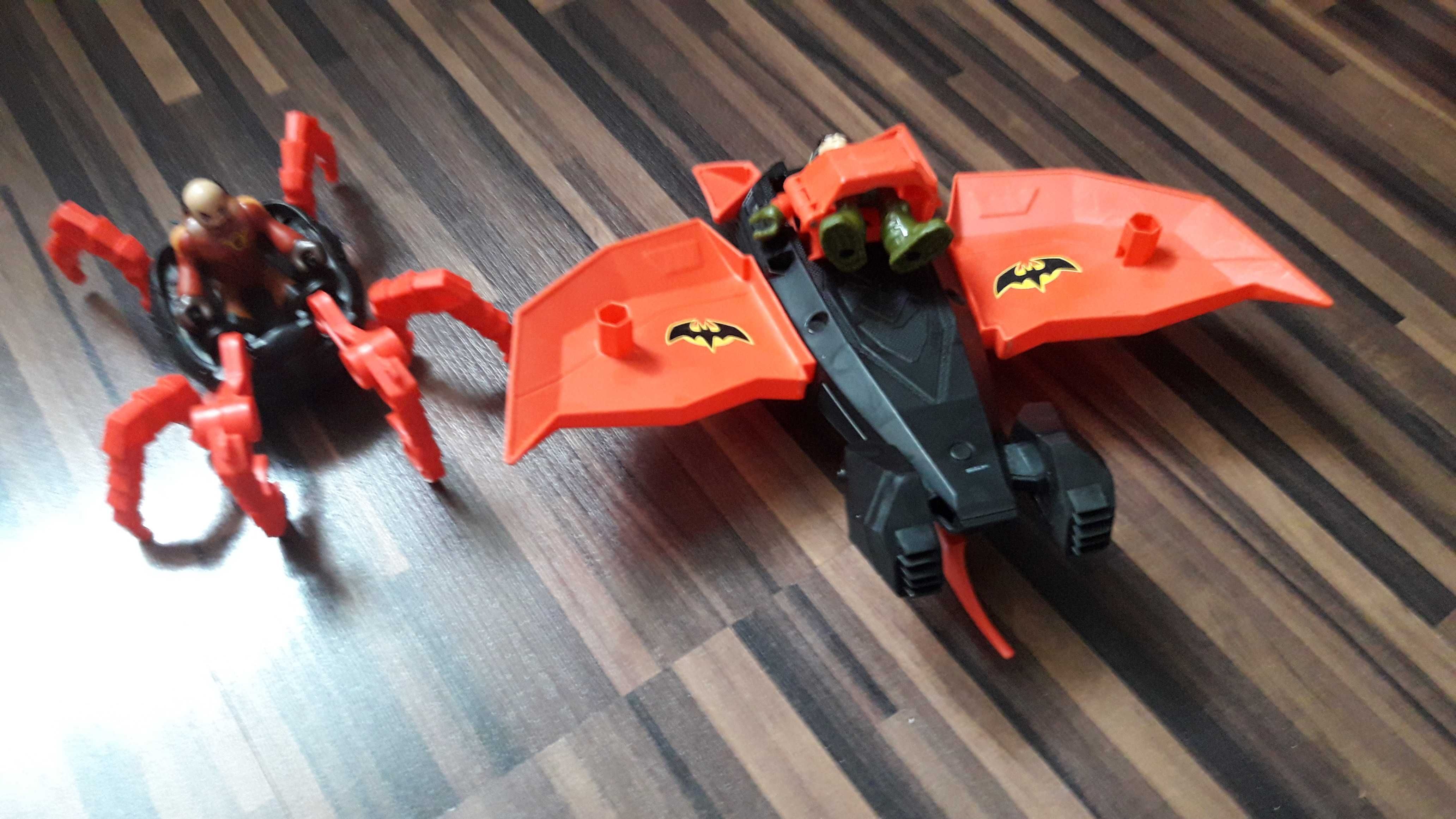 Batman samolot 20 cm i pająk Mattel DC Comics zestaw
