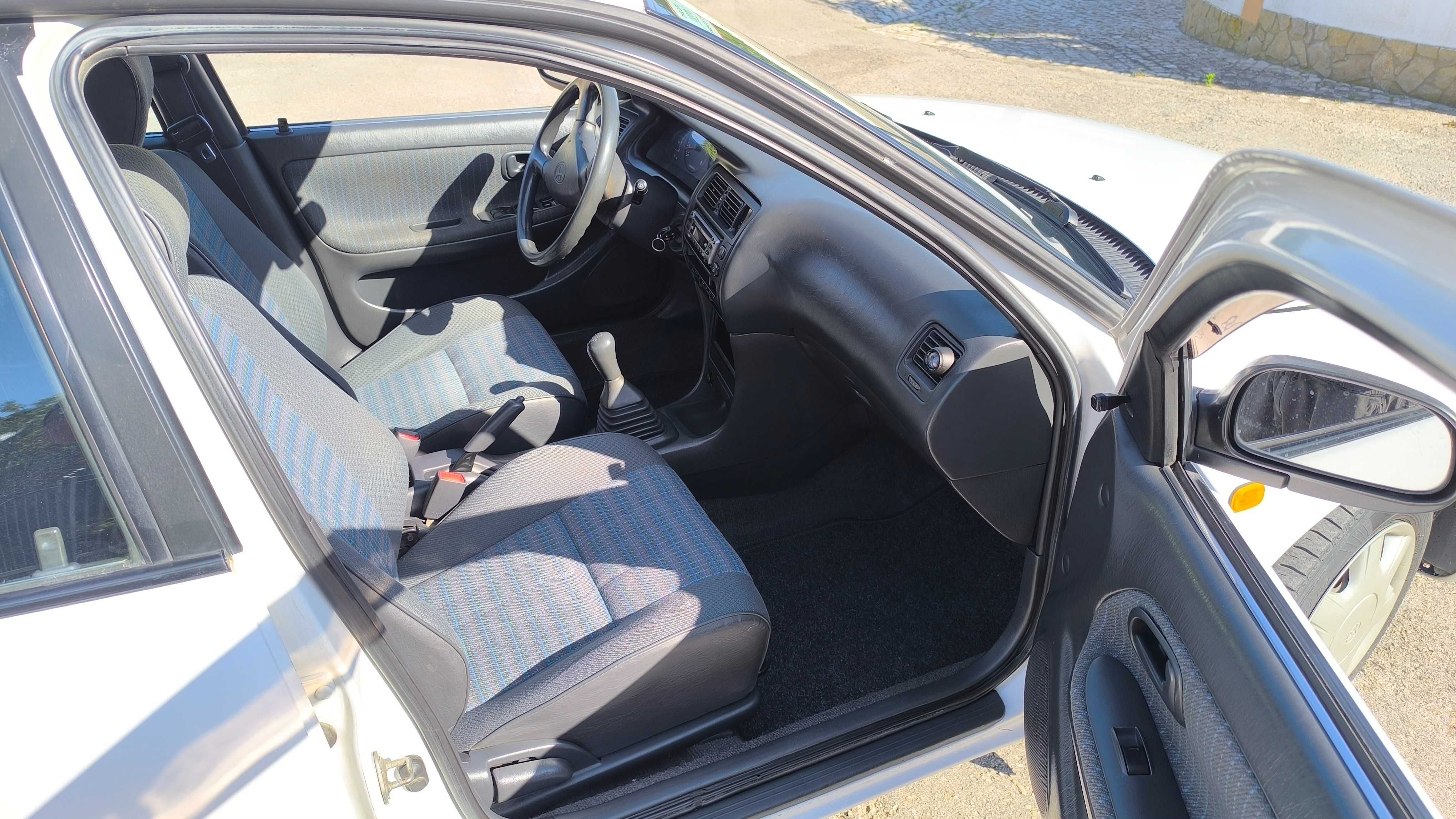 Toyota Corolla 1.3, muito bom estado, poucos km