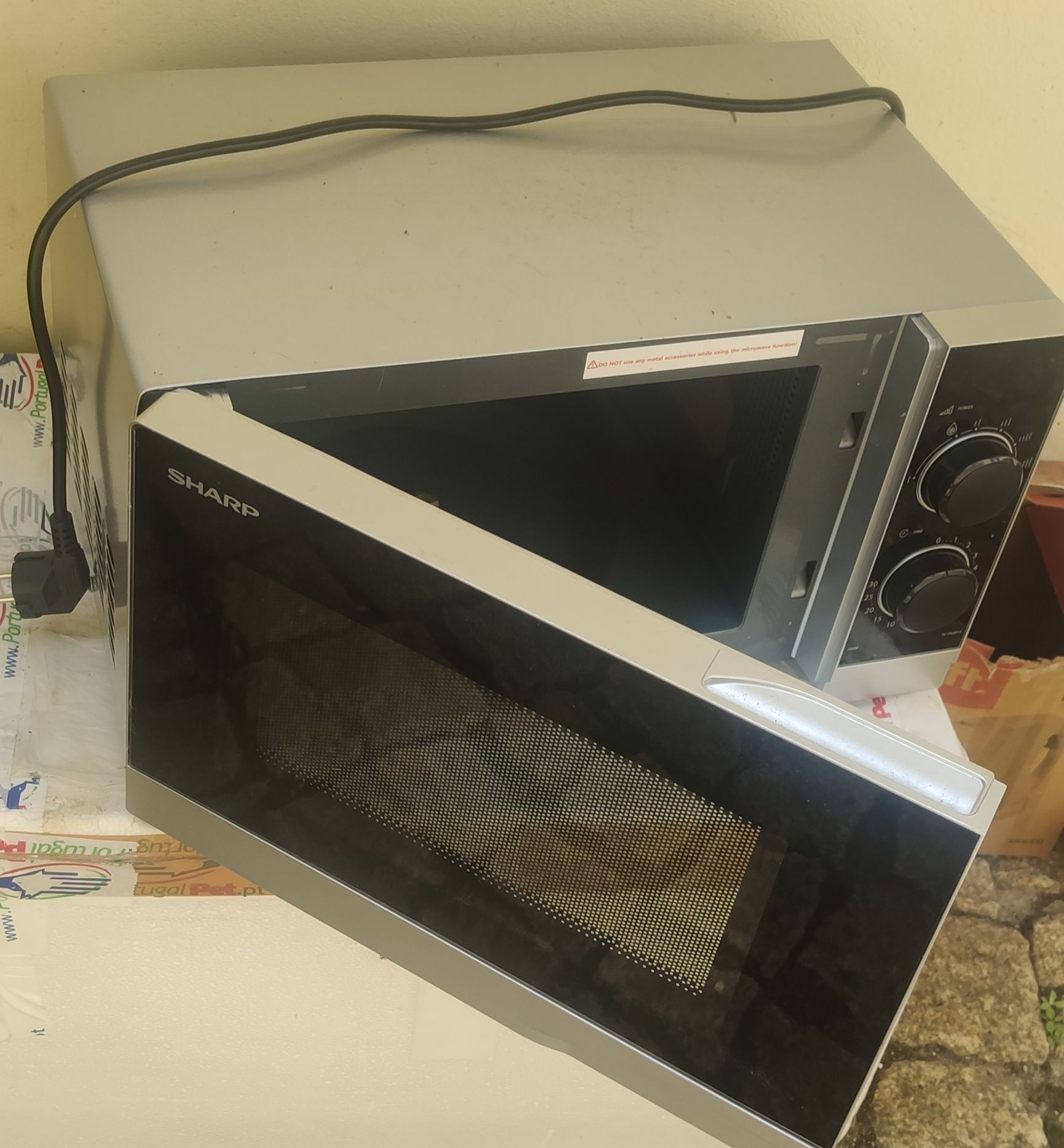 Para Peças - Micro-Ondas Sharp YC-PS201AE-S (20 L - Cinzento)