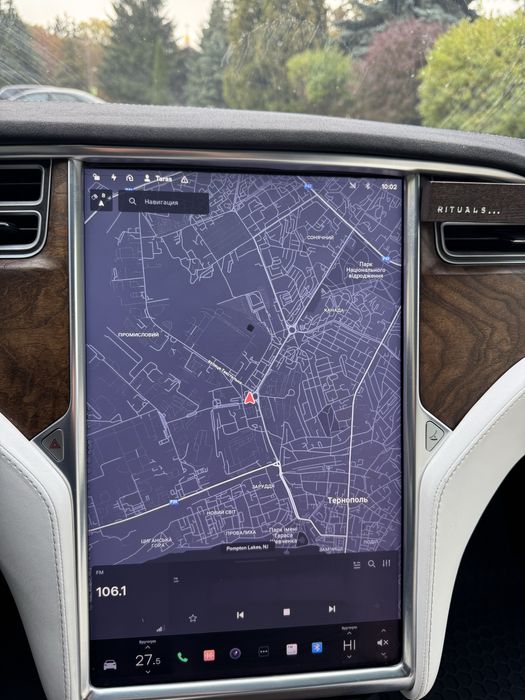 Пподам Tesla Model X