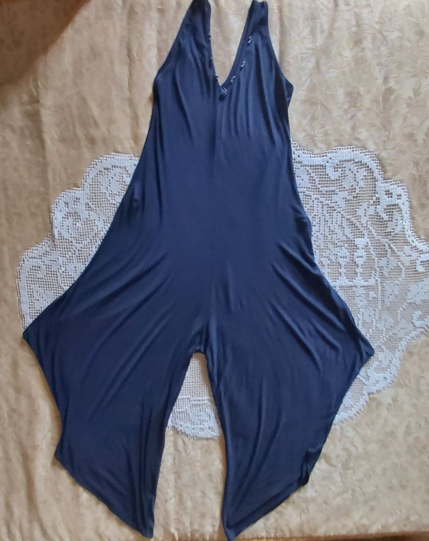 Macacão azul escuro