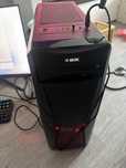 Komputer gamingowy geforce i moniotr MSI