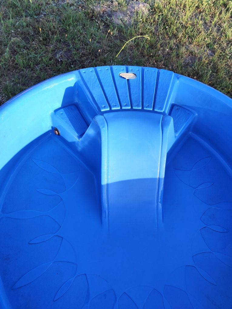Świetny basen dla malucha że zjeżdżalnią Little tikes mocny plastik