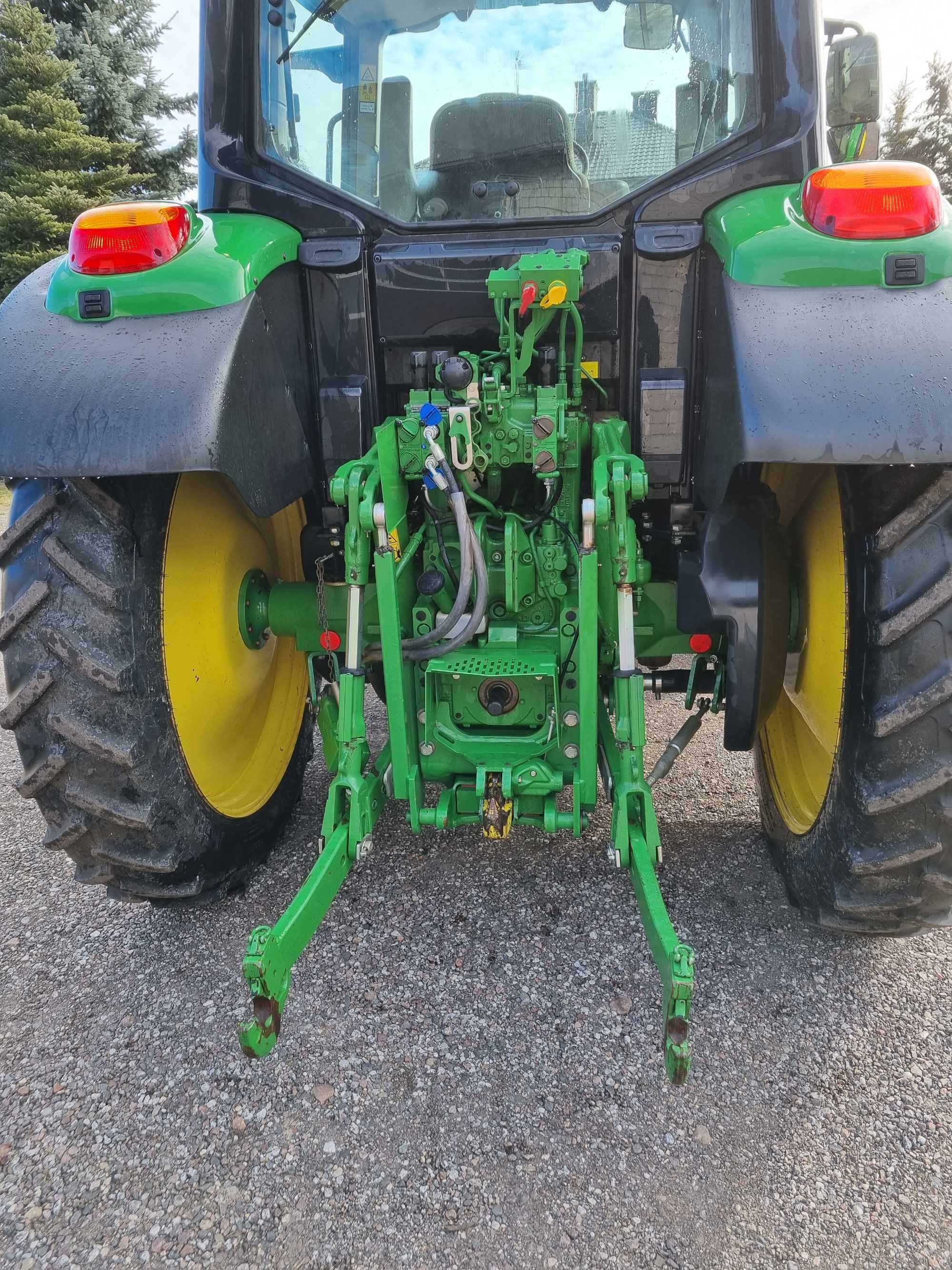 John deere 6120M  2020