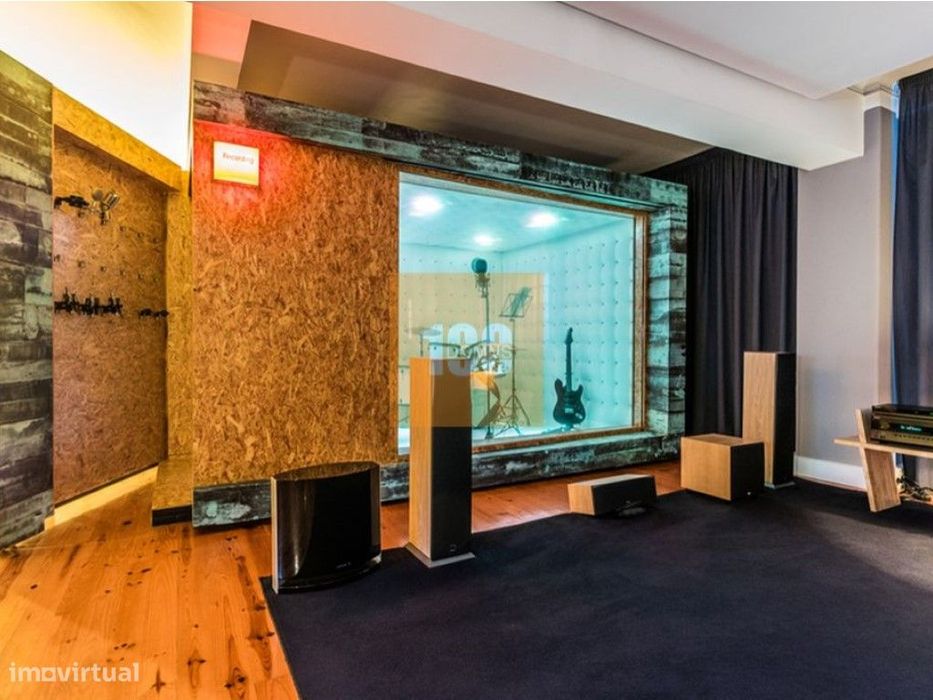 Trespasse de estúdio de música no Porto