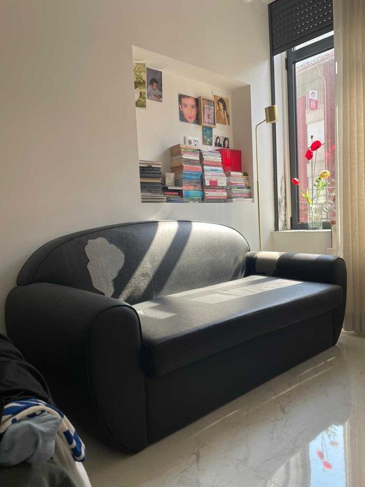 Sofá-cama mid century 2 lugares em preto